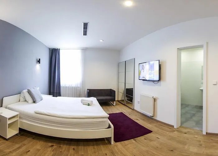 Rozmaryn & 3* Раковник