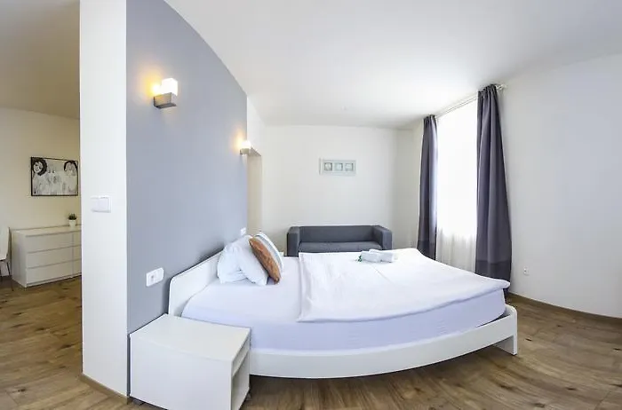 Rozmaryn & 3* Раковник